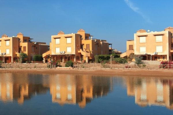 عين باي العين السخنة‎